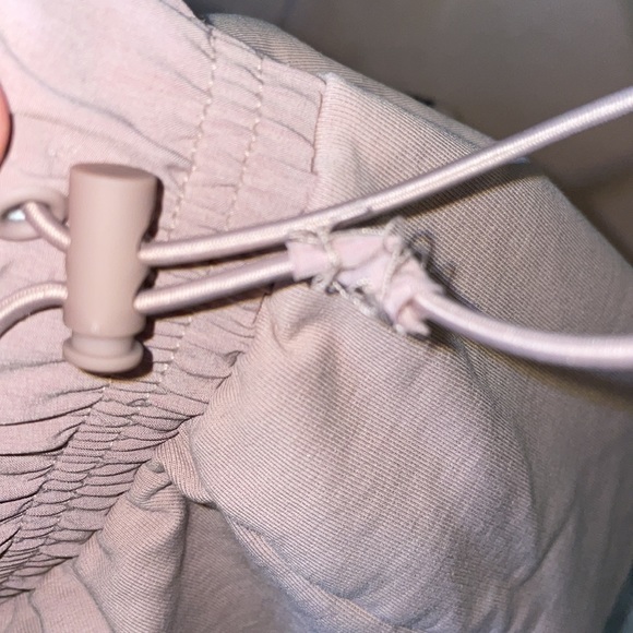 LIKE NEW GYMSHARK JOGGERS - Picture 4 of 5